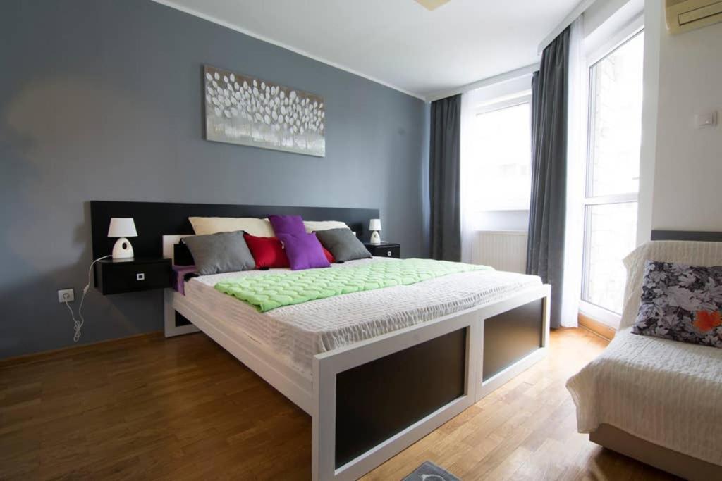 Maxim Apartment Белград Екстериор снимка