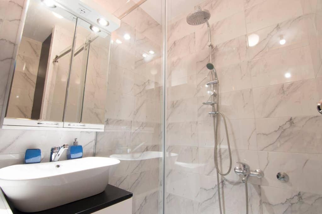 Maxim Apartment Белград Екстериор снимка